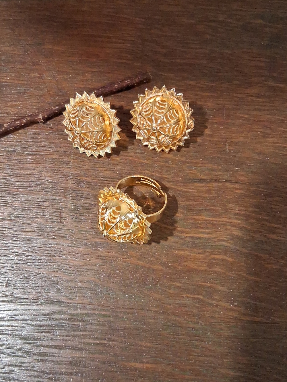 Goldtone Filigree Floral Ring and Stud Earrings Set